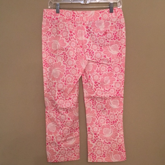 Lilly Pulitzer Capri pants. - Picture 3 of 4